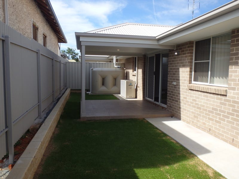 Near new executive style unit 9