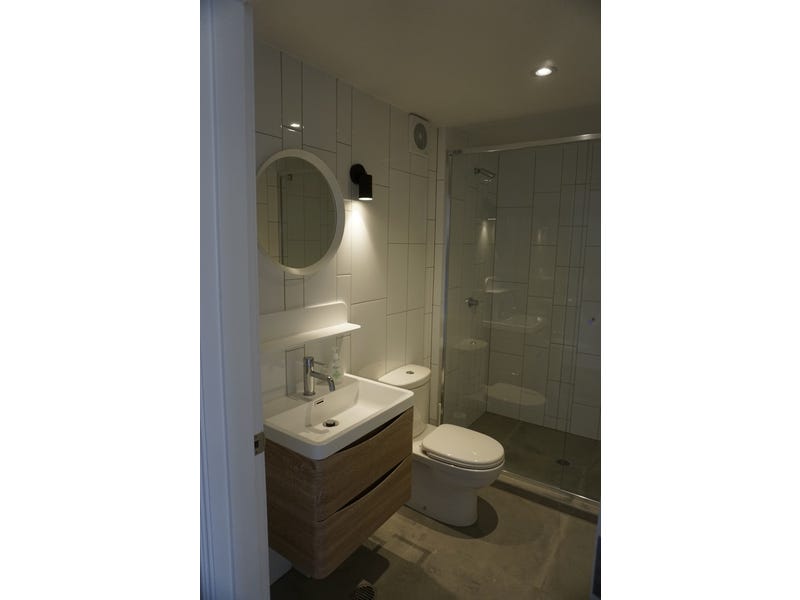 An Architect Designed Modern Apartment 7