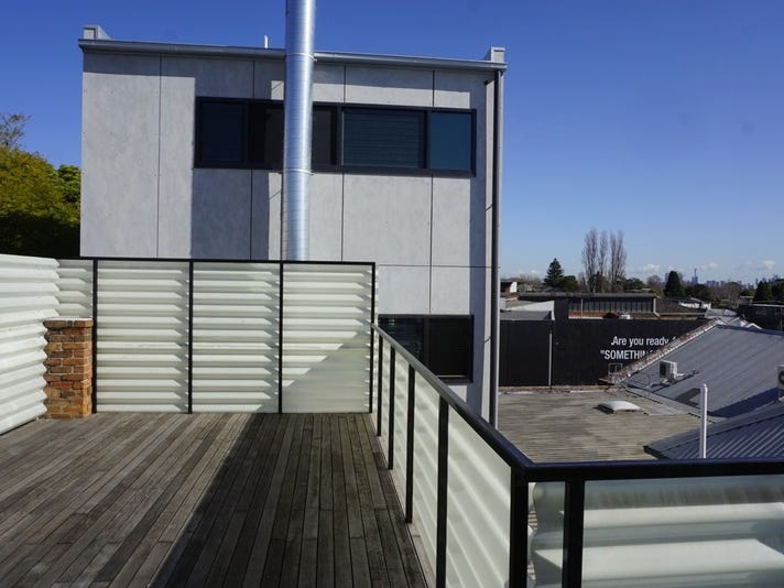 An Architect Designed Modern Apartment 10