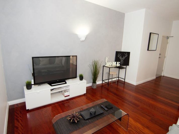 Spacious 1 Bedroom Apartment, Minutes 3