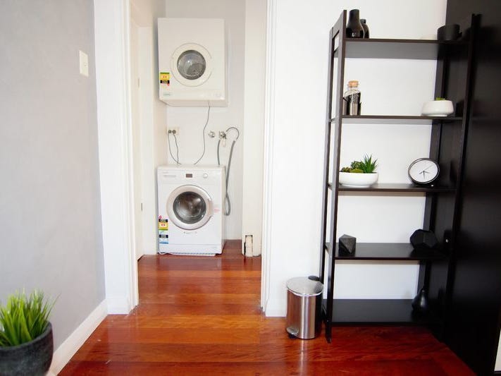Spacious 1 Bedroom Apartment, Minutes 6