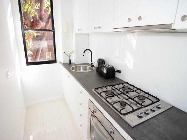 Spacious 1 Bedroom Apartment, Minutes 7