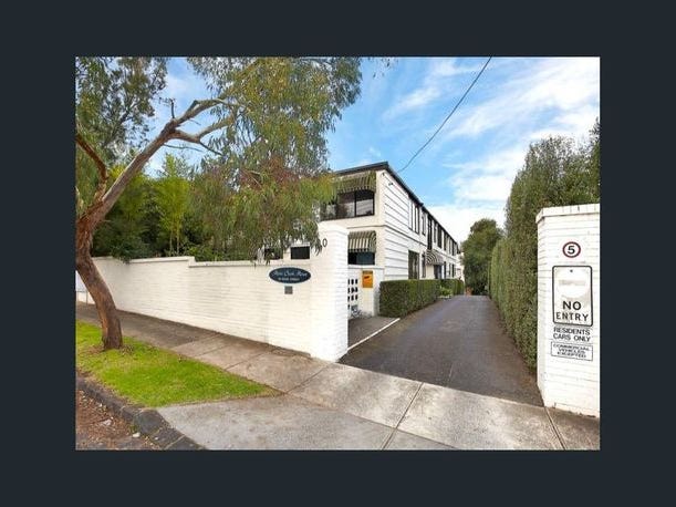 Tranquil and spacious 2 Bed Apartment beside Merri Creek