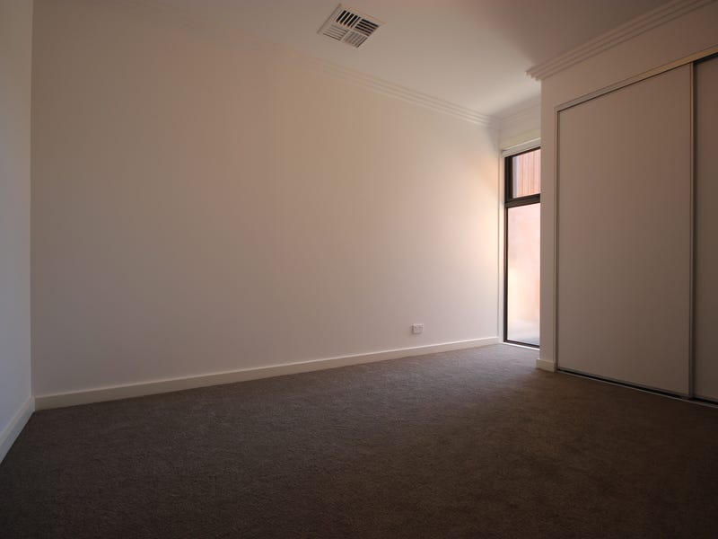 Brand NEW 3 bedroom townhouse 6
