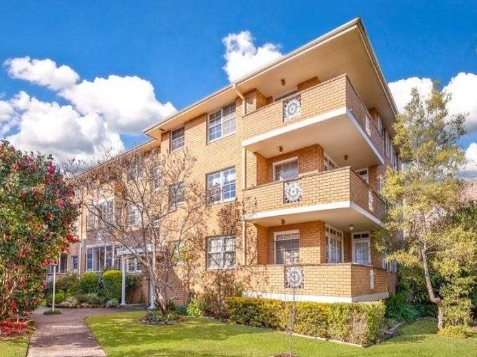 2 Bed, 2 Bath Larger Apartment with LUG. Available Fri. 4th Feb (or earlier)
