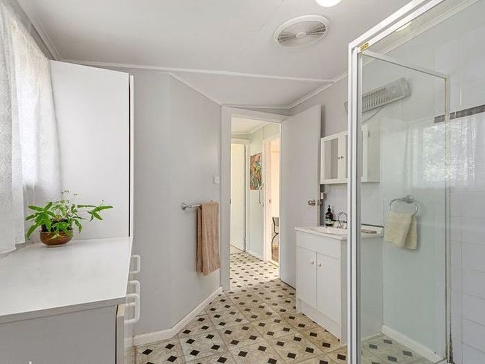 Sunny 3 Bedroom House, Pet 13