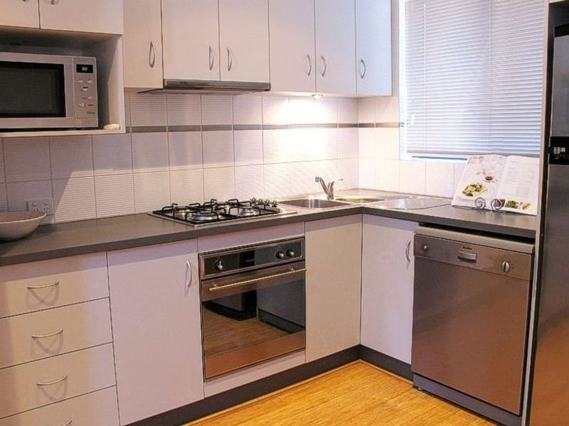 MODERN 2 STOREY TOWNHOUSE, GREAT 5