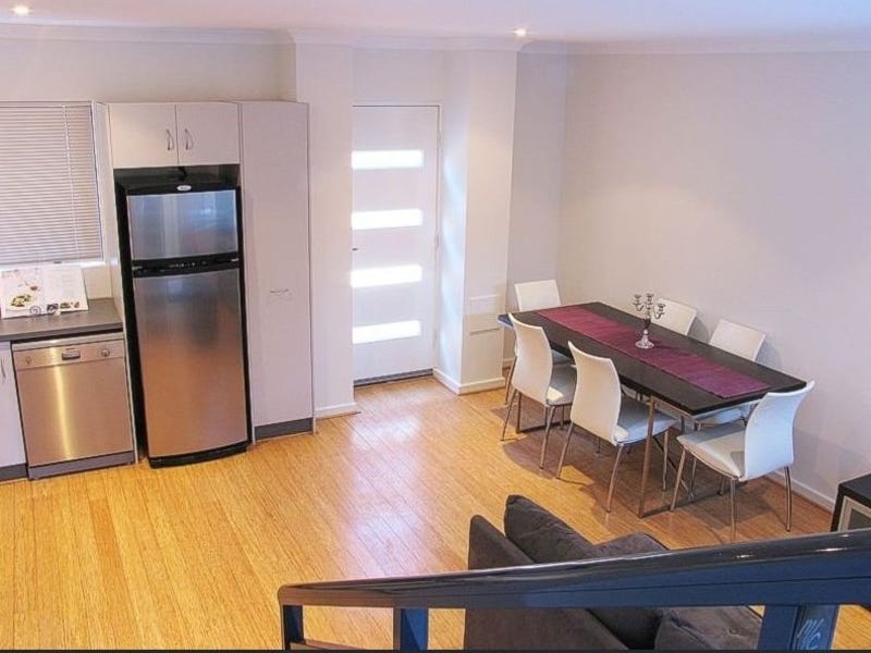MODERN 2 STOREY TOWNHOUSE, GREAT 6