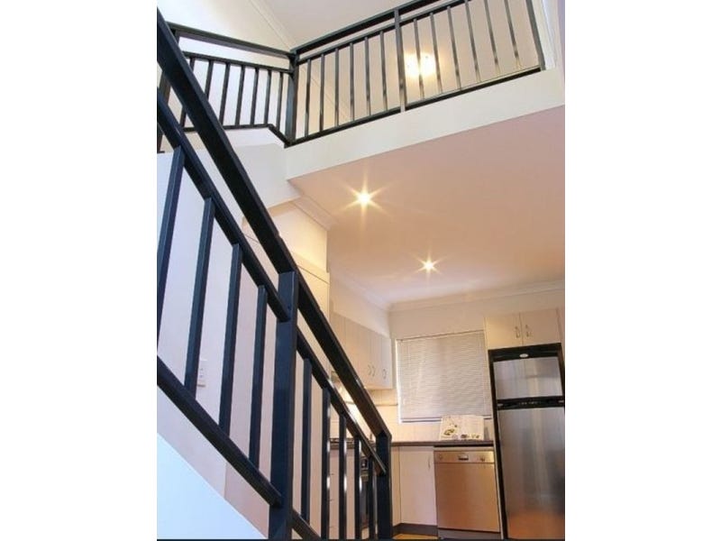 MODERN 2 STOREY TOWNHOUSE, GREAT 7