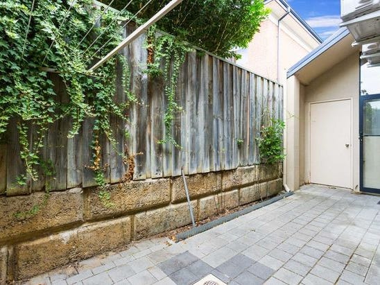MODERN 2 STOREY TOWNHOUSE, GREAT 13