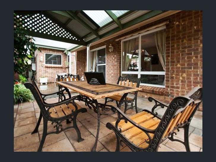 Renovated tudor style courtyard home 5