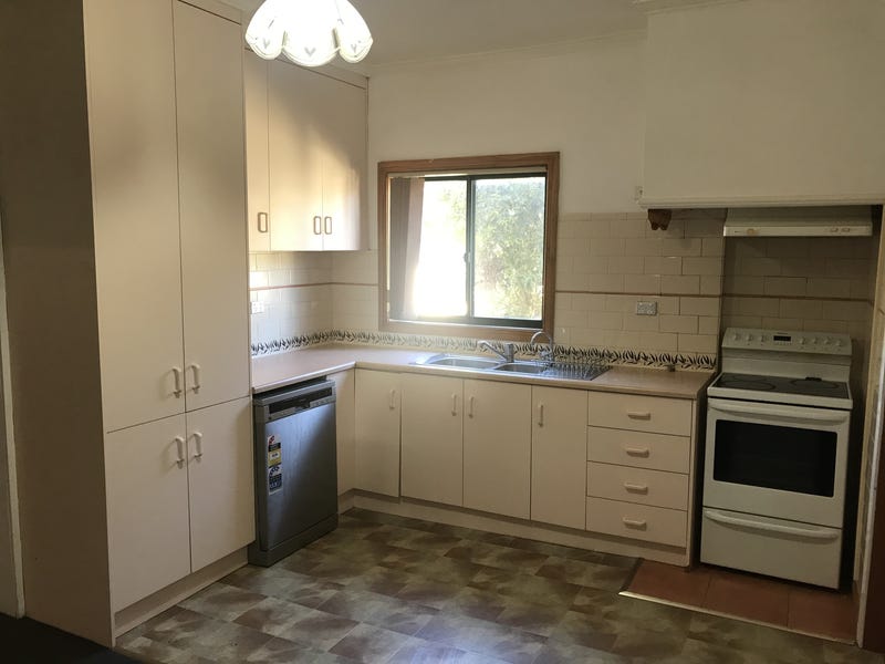 3 Bedroom Family Home With 4