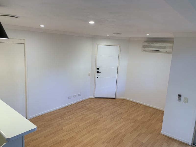 3 bedrooms townhouse for rent 8