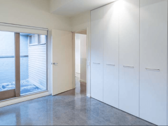 ARCHITECT DESIGNED WAREHOUSE STYLE LIVING 10