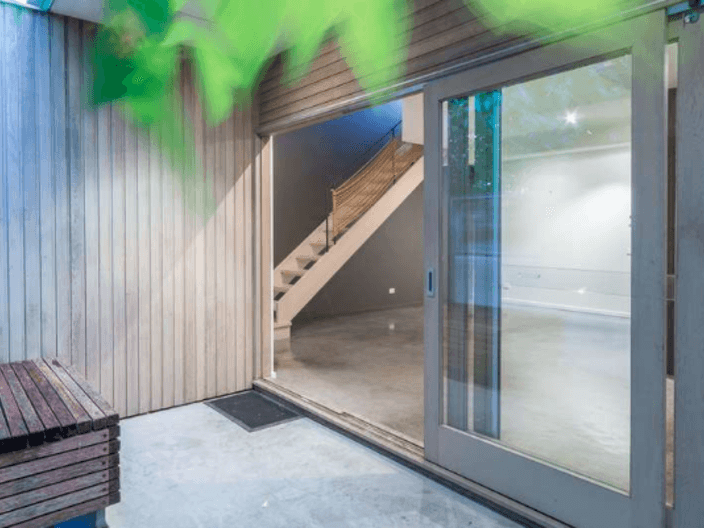 ARCHITECT DESIGNED WAREHOUSE STYLE LIVING 15