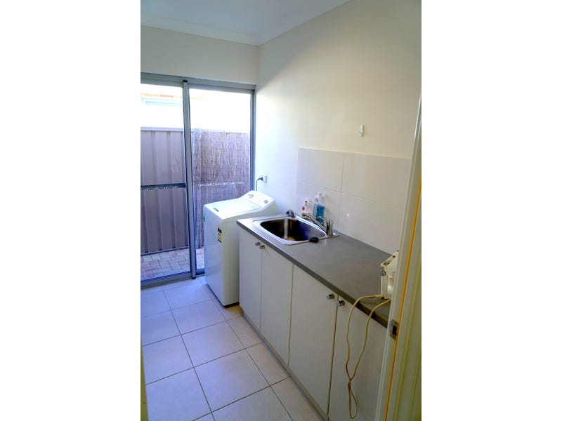 Peaceful Modern Furnished Home 8