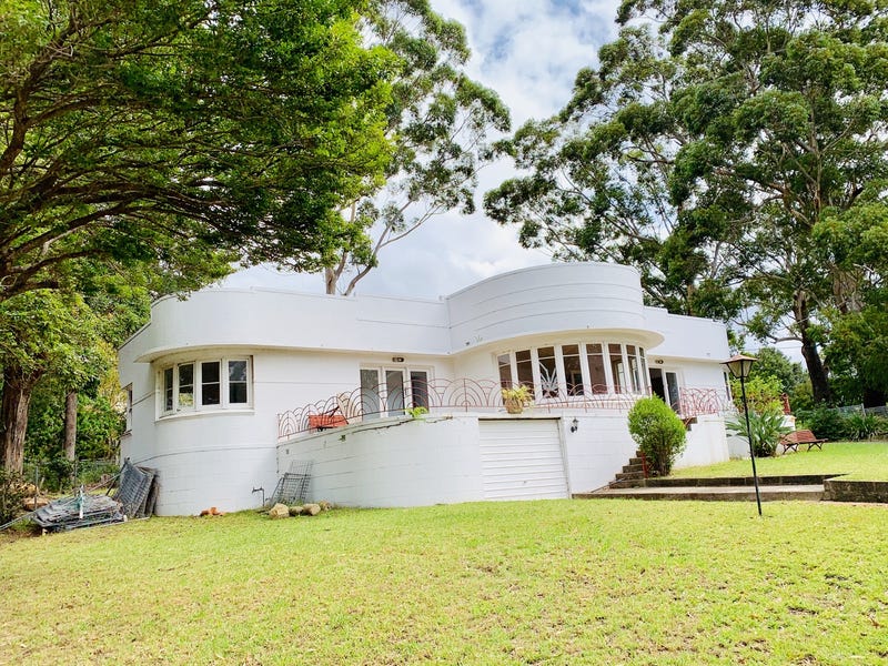 Overlooking leafy views to the 2