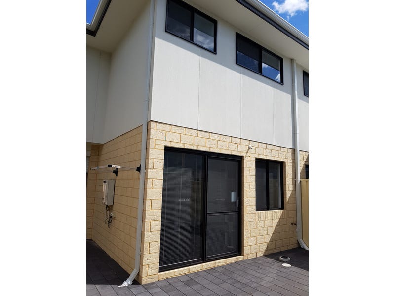 TOWNHOUSE  – 3 BEDROOMS 2