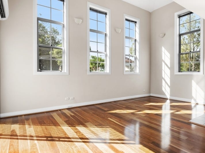 New York Style Loft Apartment! 7