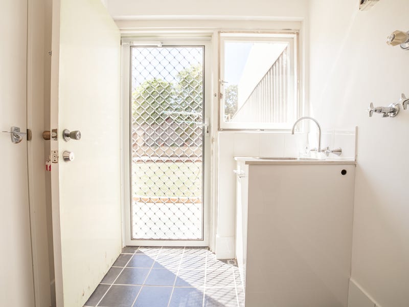LEASED! Renovated Townhouse Gem! 5