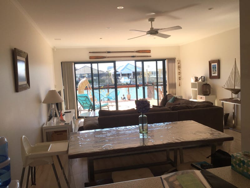 Waterfront Luxury Canal Fully Furnished 8