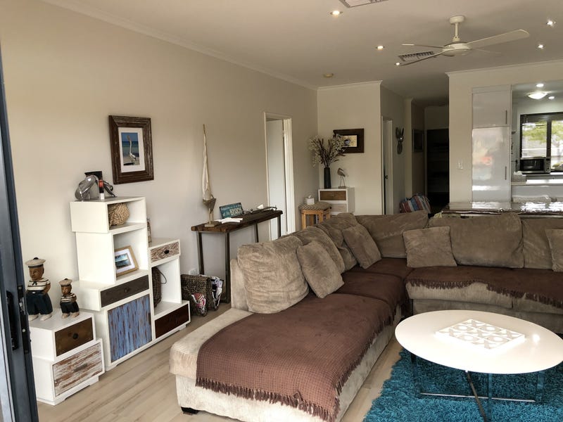 Waterfront Luxury Canal Fully Furnished 9
