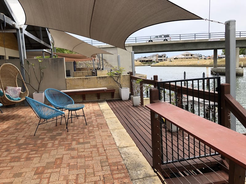 Waterfront Luxury Canal Fully Furnished 14