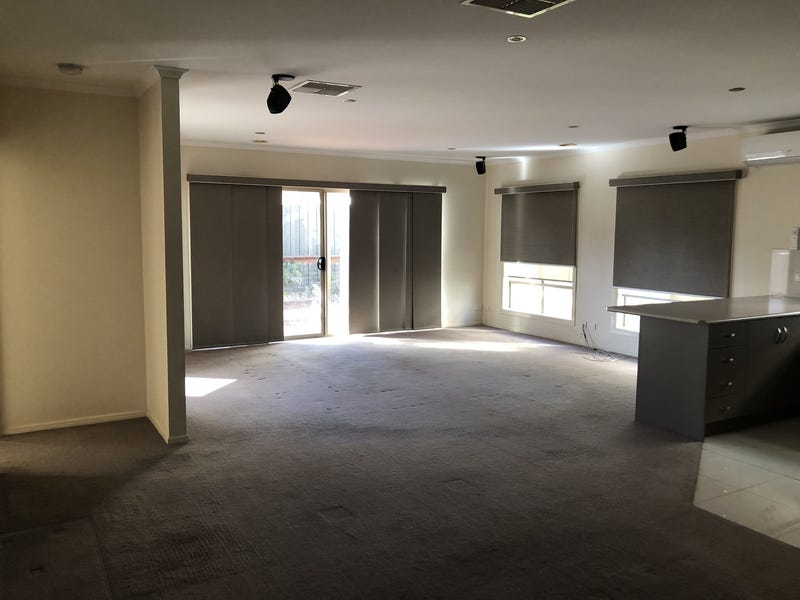 Spacious Boronia Unit 2