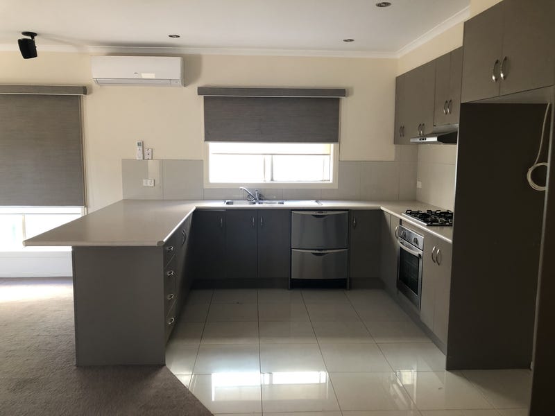 Spacious Boronia Unit 3