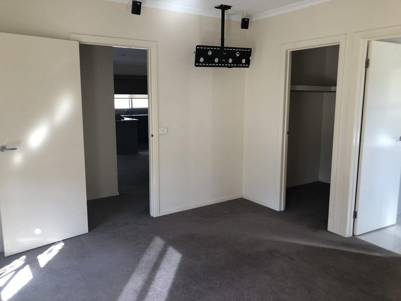 Spacious Boronia Unit 5