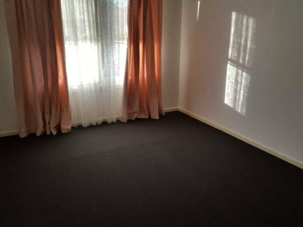 3 Bedroom House with Solar 4
