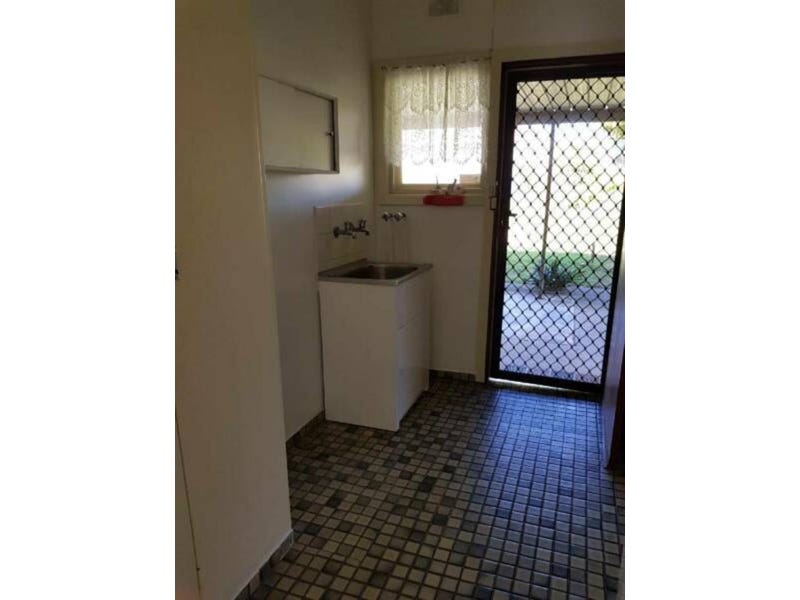 3 Bedroom House with Solar 7