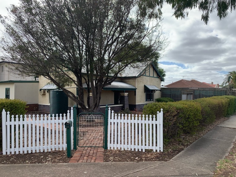 Bungalow With Vegetable Gardens & 3