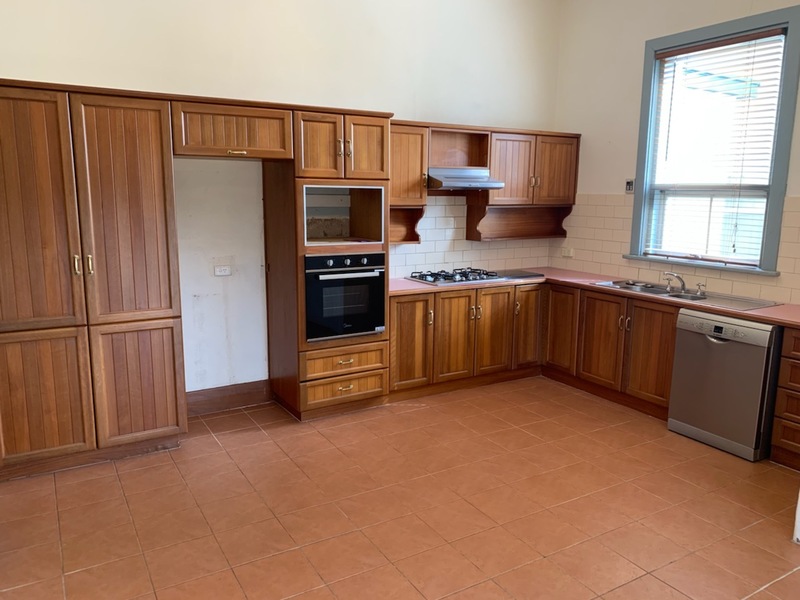 Bungalow With Vegetable Gardens & 4