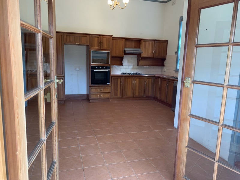 Bungalow With Vegetable Gardens & 5