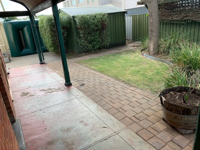 Bungalow With Vegetable Gardens & 14