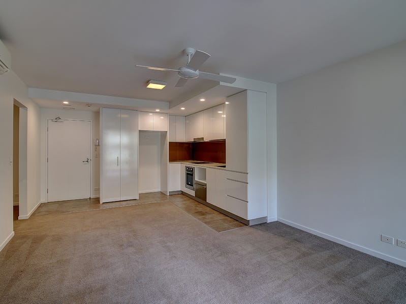 1 Bedroom with Study and 2