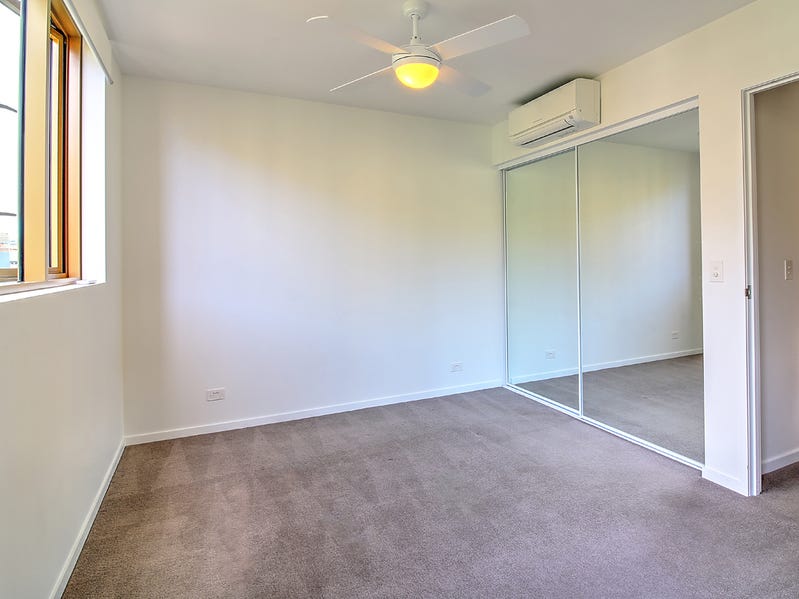 1 Bedroom with Study and 4