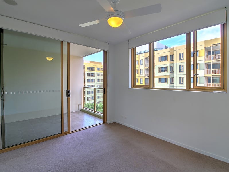 1 Bedroom with Study and 5
