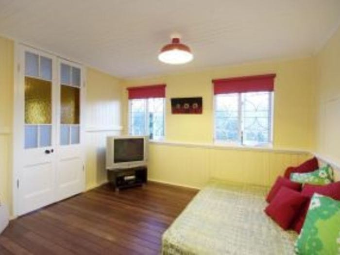 Renovated inner-city Queenslander 10