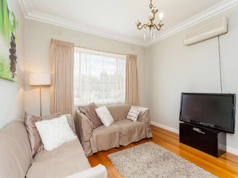 44 Deakin Street Bell Park 2