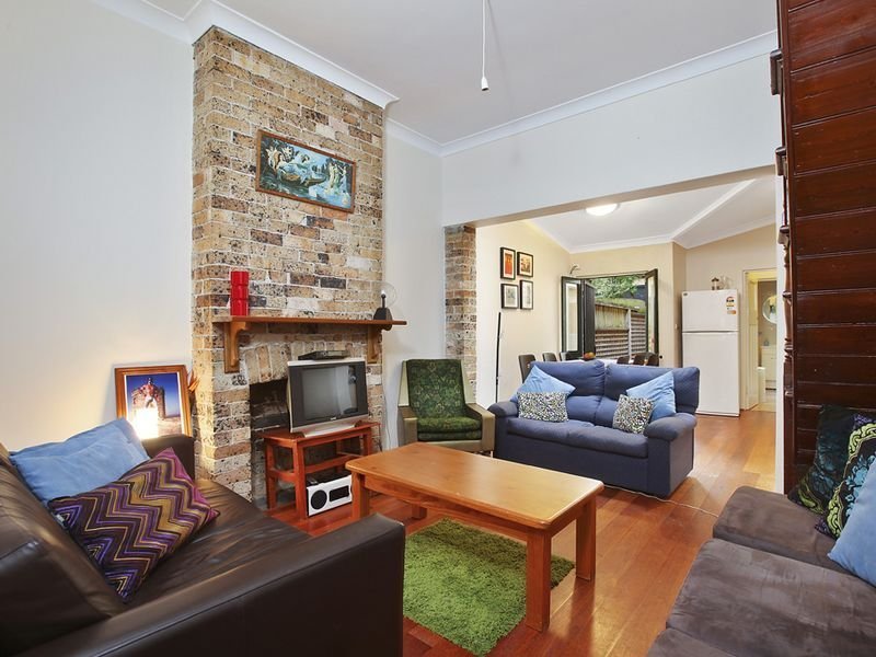 Classic Terrace, Cosmopolitan Inner City Lifestyle!