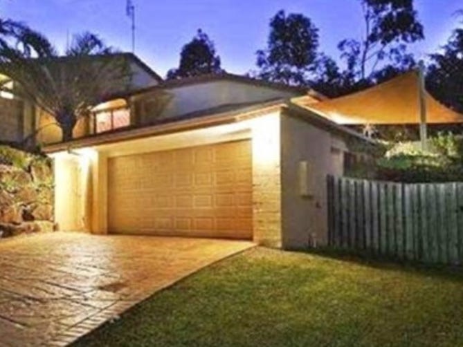 BEAUTIFUL FAMILY ALL ROUNDER IN A PRIVATE QUIET CORNER LOT