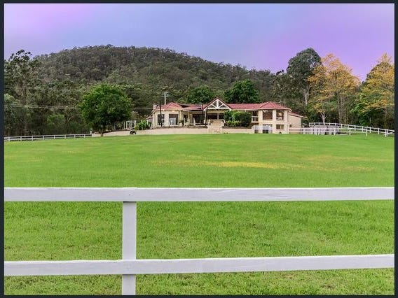 5 acre horse acerage with 7