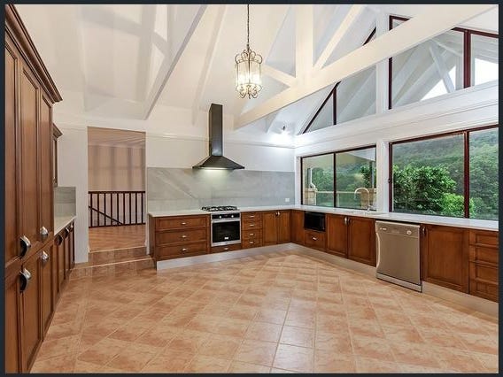 5 acre horse acerage with 11