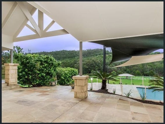5 acre horse acerage with 19