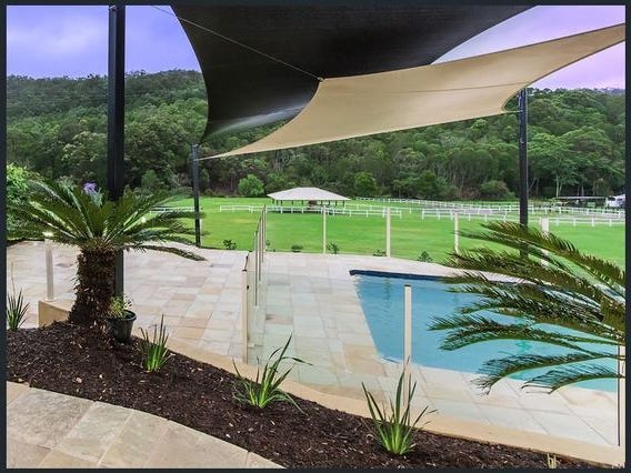 5 acre horse acerage with 20