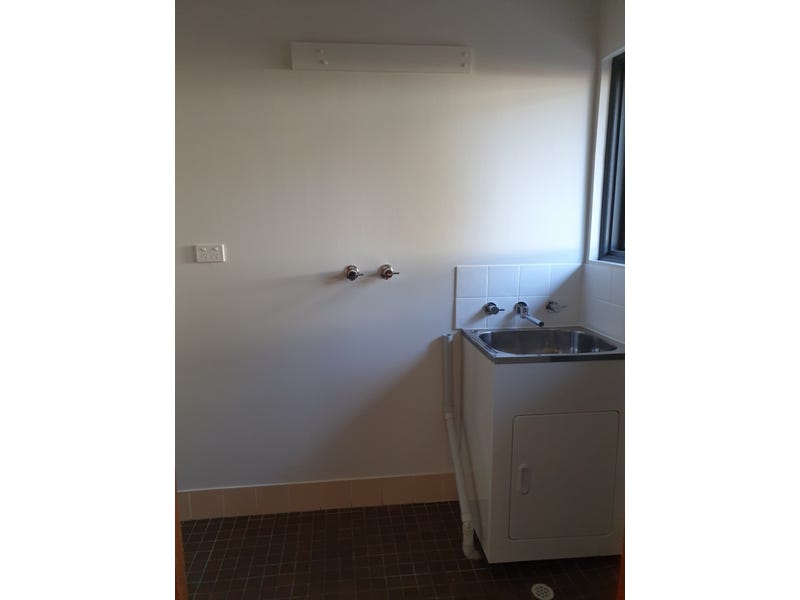 Neat & Complete 3 Bedroom 15