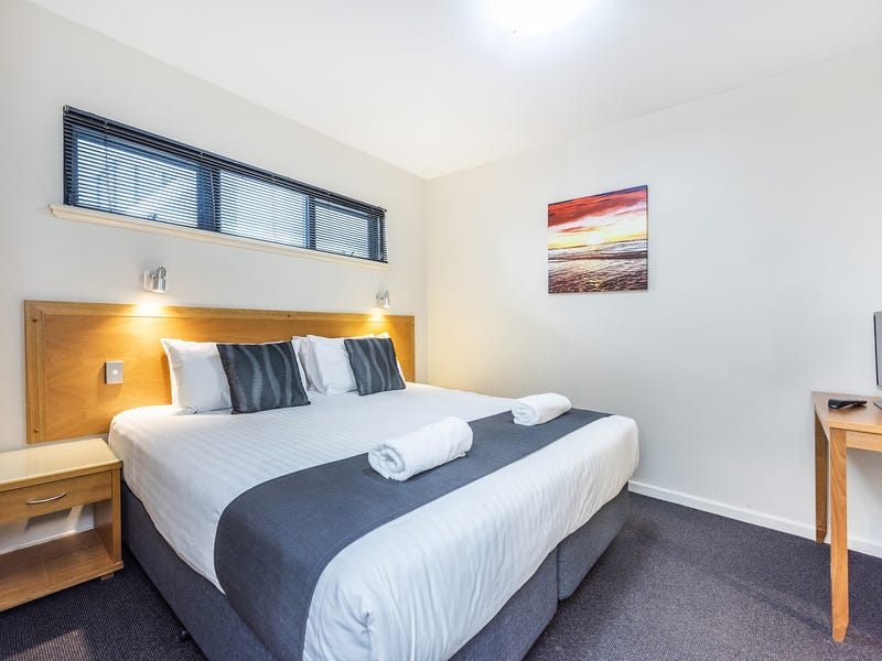 Fabulous Riverside Location 6