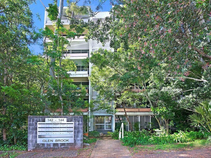 Leafy green West End apartment 2